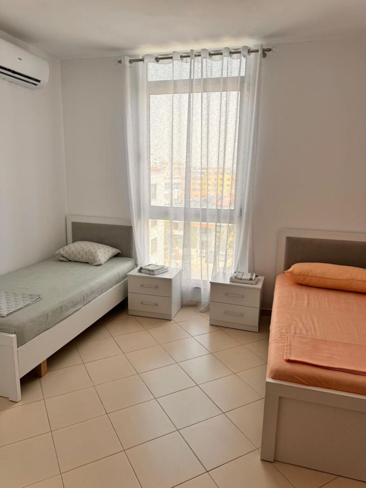 Holiday Apartments 5 Durrës Exteriör bild